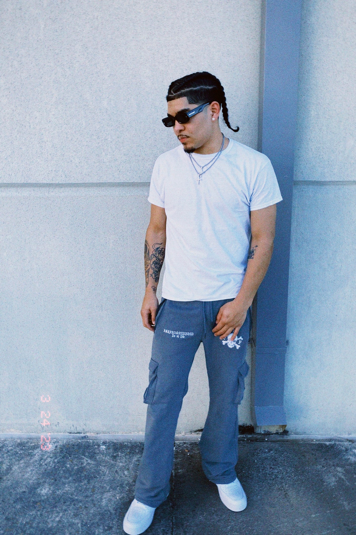 “DO OR DIE” FLARED CARGO SWEATS